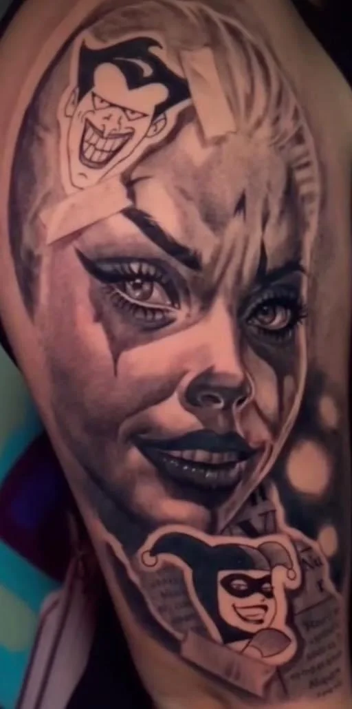 Tatuaje de retrato realista en blackandgrey de un rostro femenino en brazo, hecho en Tláhuac, CDMX